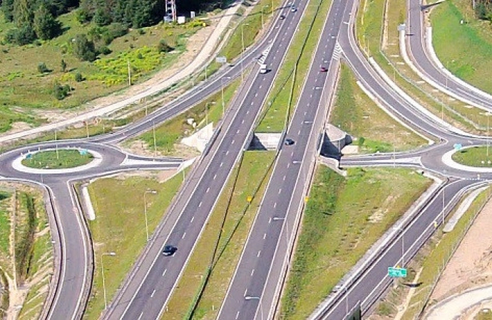 {Zaczęły się naprawy na drodze Olsztyn-Olsztynek.}